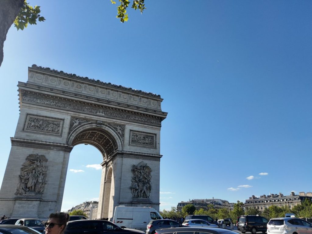 ロンドンからパリ日帰り旅行！ユーロスターで行ってみた／エトワール凱旋門