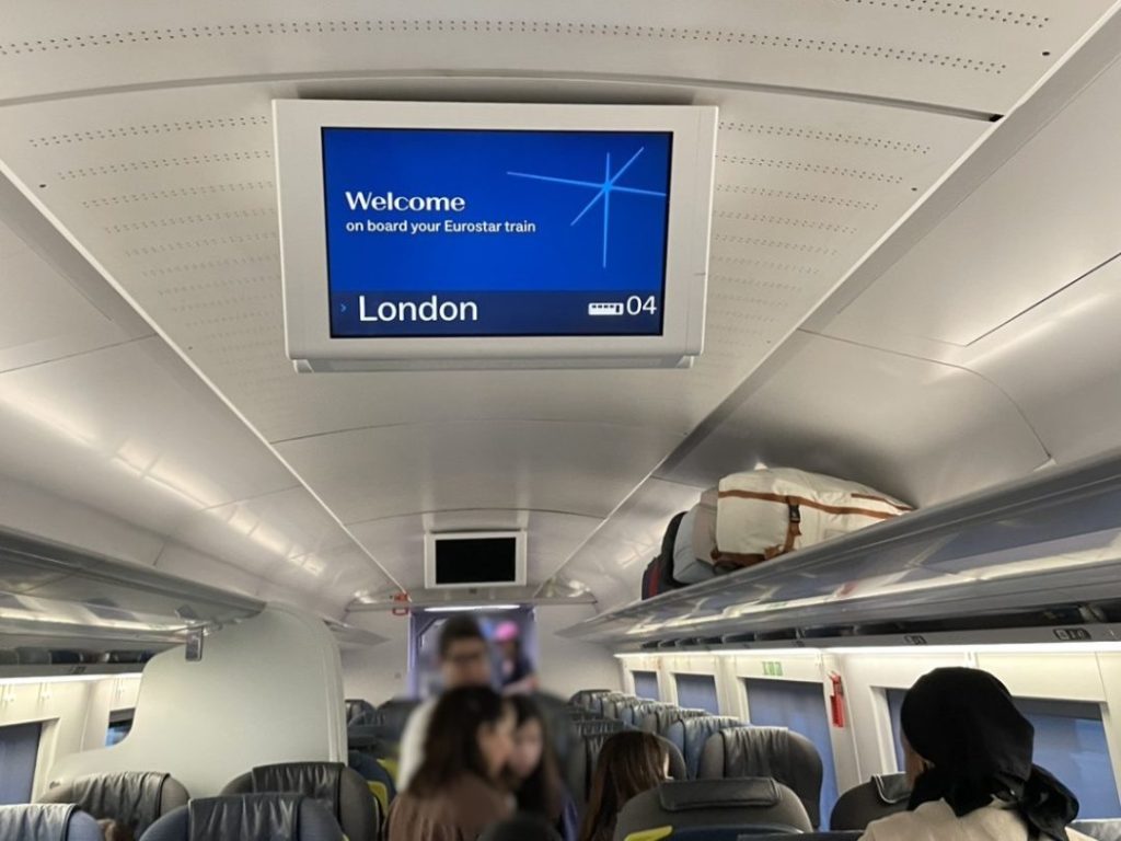 ロンドンからパリ日帰り旅行！ユーロスターで行ってみた／車両内のモニターで車両番号確認