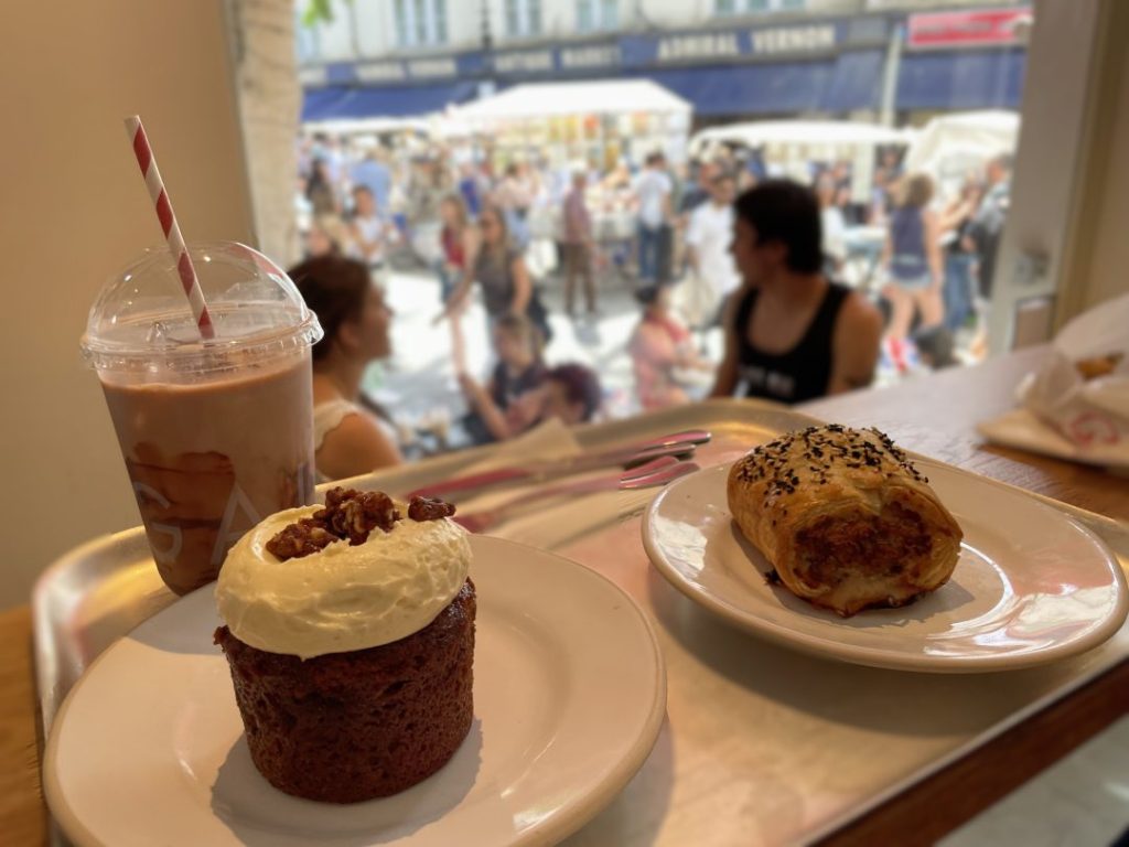 イギリス旅行の食費節約術｜スーパー・カフェ・日本から持参した食事を活用しよう！／パン屋でランチ
