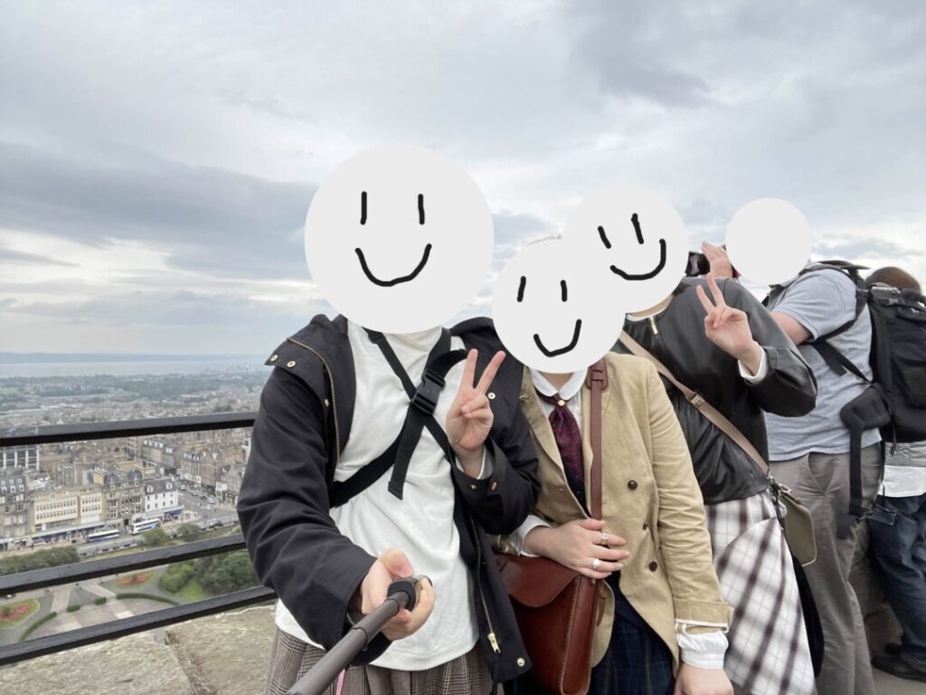 エディンバラ城での服装（８月）